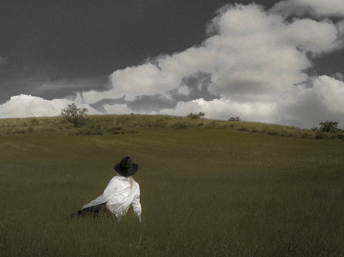 Photograph from L'ETRANGER